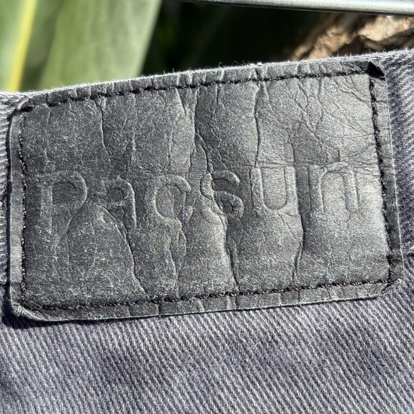 PacSun Black Wash Distressed Vintage High-Waisted Jean Shorts Size 22 - Picture 6 of 9